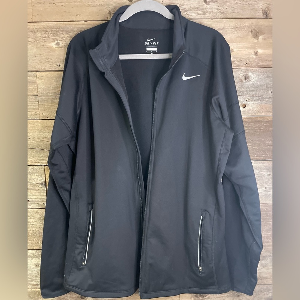 Nike-(dri-fit) full zip, lightweight jacket, Like new, Sz-Large